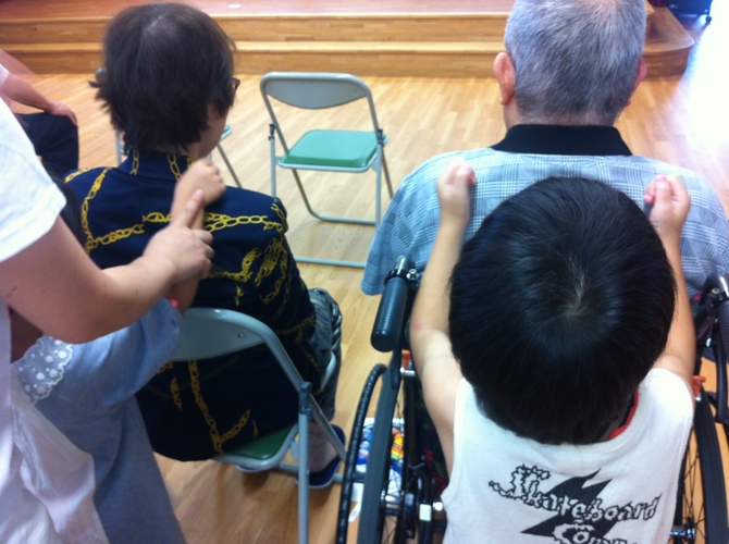 肩たたき 肩たたき